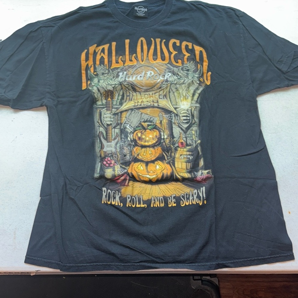 Hard Rock Cafe Black and Orange Tee